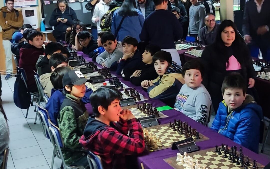 Torneo Interregional de Ajedrez en San Nicolás: Un Éxito para el Liceo Bicentenario de Excelencia Técnico Puente Ñuble