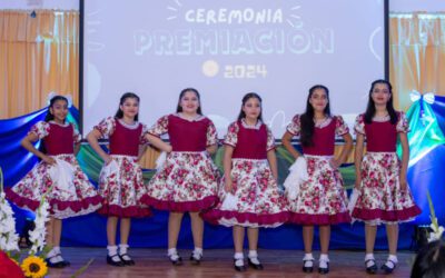 «Premios a la Excelencia Académica: Un Reconocimiento al Esfuerzo y la Dedicación en el Liceo Técnico Puente Ñuble»