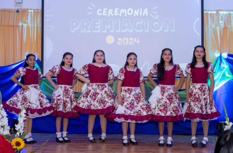 «Premios a la Excelencia Académica: Un Reconocimiento al Esfuerzo y la Dedicación en el Liceo Técnico Puente Ñuble»